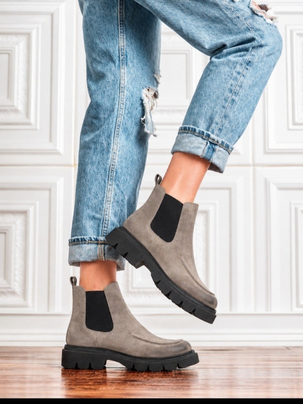 Sofft NWT Samira Taupe Suede Chelsea Lug Booties with Black Elastic